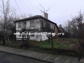 Greek house is for sale in the Strandja Planina mountain, the village of Bulgari, 18 km from the resort town of Tsarevo and the sea.