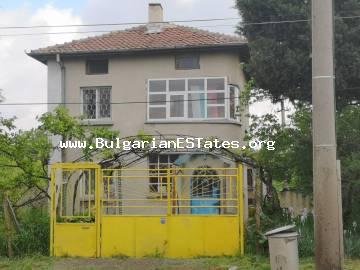 Renovated house is for sale in the town of Bulgarovo, just 20 km from the sea and the city of Bourgas.
