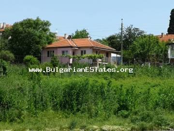 Renovated two-storey house overlooking the Lake Burgas (Vaya) in the Gorno Ezerovo, just 10 km from the centre of Burgas!!!