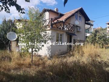 We offer for sale affordably a three-level villa in Cholakova cheshmа, Kocharitsa.