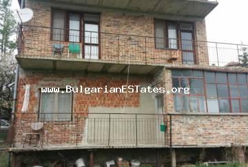 We offer for sale a three-storey house in the village of Laka, only 14 km from the city of Burgas and 10 km from the sea.