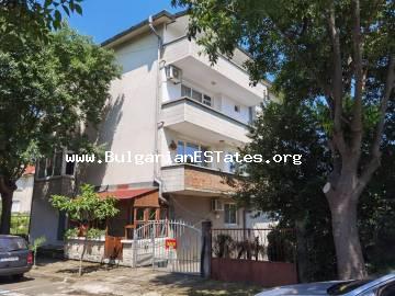 We sell a three-story house with sea views, working as a guest house in the city of Ahtopol.