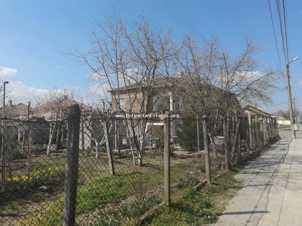 We offer for sale a maintained two-storey house with a large yard and vineyard in the village of Gyulovtsa, 15 km from the sea and Sunny Beach.