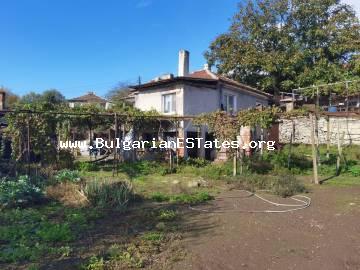 TOP OFFER! HOUSE FOR SALE WITH A LARGE PLOT IN THE TOWN CENTRE, JUST 25 KM FROM THE SEA AND BURGAS, THE TOWN OF SREDETS, REAL ESTATE IN BULGARIA.