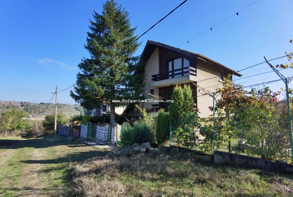 Three-storey villa for sale in the village of Prokhod, 35 km from the city of Burgas and the sea and only 10 km from the city of Sredets!!!