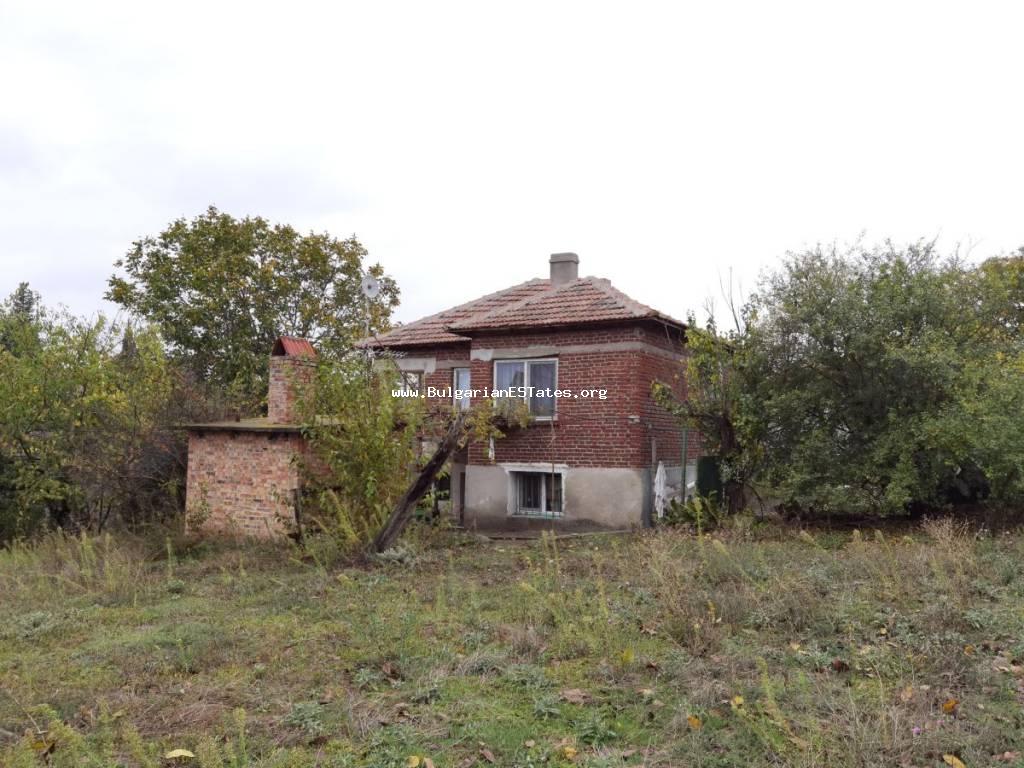 Sale of a renovated two-storey house in the village of Asparukhovo, just 27 km from the city of Burgas and the sea, 20 km from the city of Karnobat and 28 km from the city of Aytos.