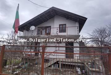 Three-storey massive house for sale in the village of Drachevo, just 25 km from the city of Burgas and the sea.