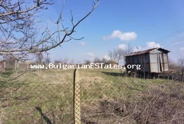 A plot of land for sale in the village of Svetlina, just 32 km from the city of Burgas and 7 km from the town of Sredets, Bulgaria.