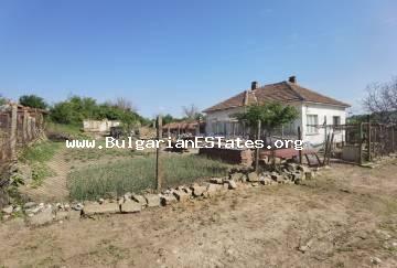 TOP OFFER!!! For sale an inexpensive massive one-storey house in the village of Knyazhevo, just 7 km from the city of Elkhovo, 100 km from the city of Burgas and 25 km from Turkey. House for sale in Bulgaria.