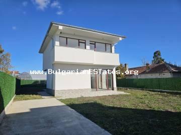 The company “Bulgarian Estates” offers you for sale a house in the town of Kableshkovo, only in 6 km from the sea, Bulgaria!