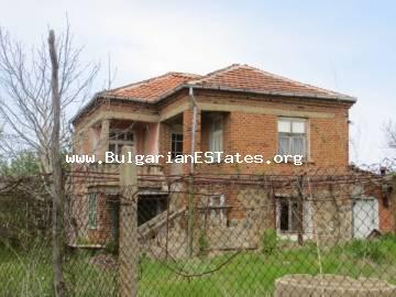 For sale is offered an affordable house in the village of Momina Tsarkva just 55 km from the sea and the city of Bourgas.
