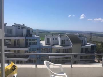Two-bedroom apartment is for sale in the complex “Sunset Kosharitsa”, just 5 km from Sunny Beach resort.