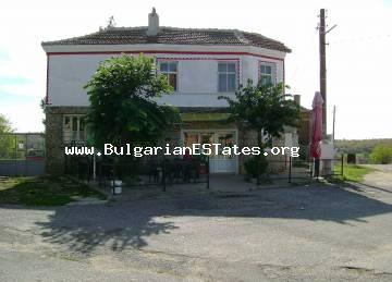 House and business are offered for sale in the village of Melnitsa, only seven kilometers from Turkey.