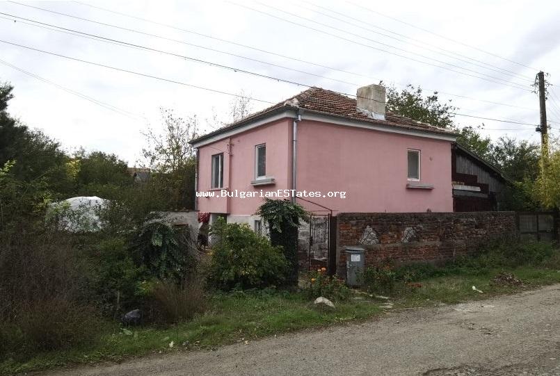 For sale is a two-level house for living all year round in the village of Dyulevo, 25 km from the city of Burgas and the sea.