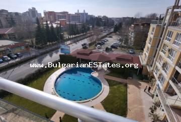 Sale of a spacious one-bedroom apartment with a large panoramic terrace in a gated complex "Flores Park", just 400 m from the beach and 500 m from the center. Buy an apartment in Bulgaria.