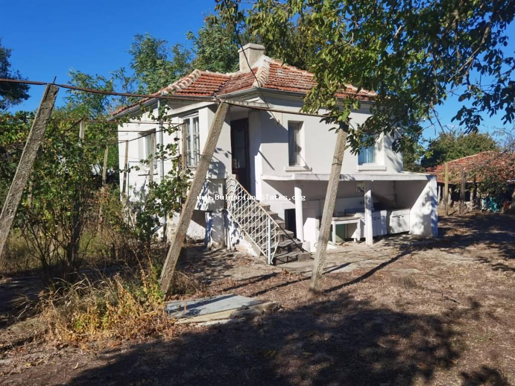 House with large yard for sale in the village of Livada, only 20 km from the sea and the city of Burgas, Bulgaria!!!