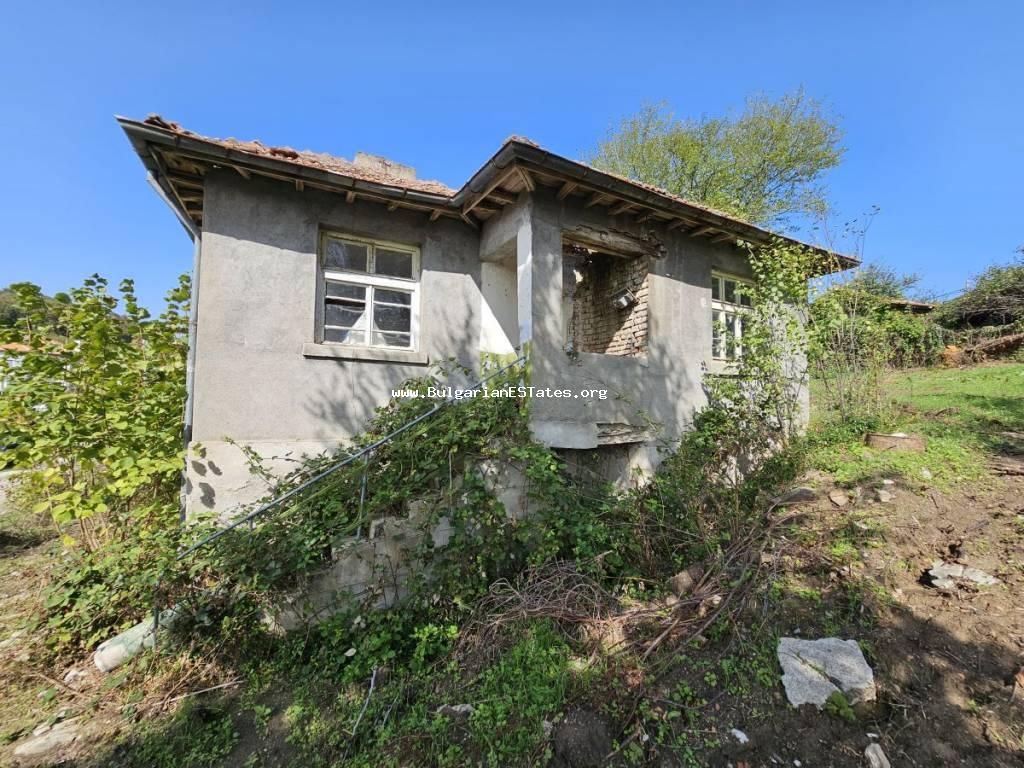 For sale is an old house with a large yard and a wonderful view of the Strandzha Mountains, the village of Gramatikovo, only 30 km from the town of Tsarevo and the sea, 24 km from the town of Malko Tarnovo and the border with Turkey, Bulgaria!